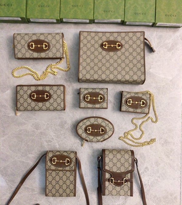 グッチ財布 レプリカ着用イメージ